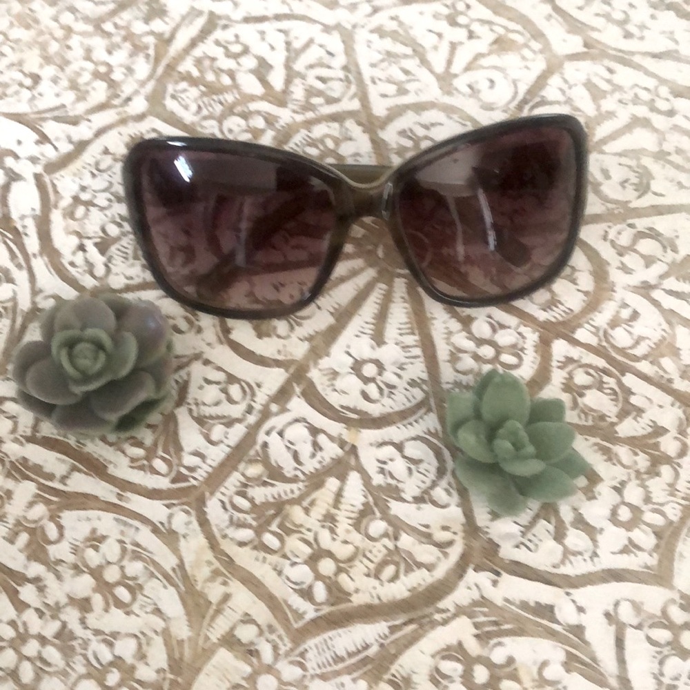 Banana Republic Dory’s Tortoise sunglasses